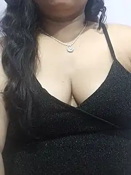 Snapshot of BigAssSarah chatting on 02-15-25, 12:54 BigAssSarah online show from 02-15-25, 12:54