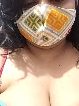 Snapshot of BigAssSarah chatting on 09-30-25, 10:04 BigAssSarah online show from 09-30-25, 10:04