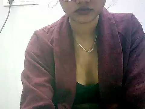 Snapshot of Barbie_183 chatting on 11-17-25, 05:13 Barbie 183 online show from 11-17-25, 05:13