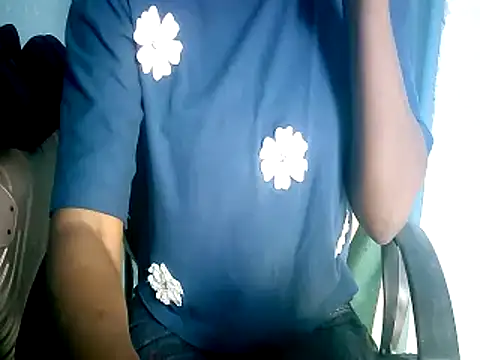 Snapshot of Barbie_183 chatting on 11-22-25, 05:50 Barbie 183 online show from 11-22-25, 05:50