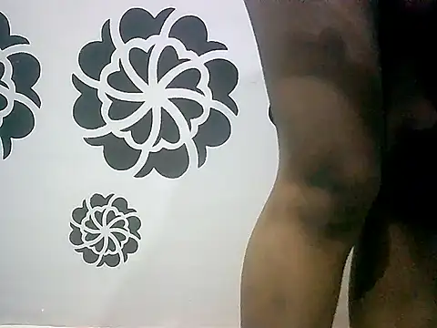 Snapshot of Barbie_183 chatting on 11-28-25, 06:27 Barbie 183 online show from 11-28-25, 06:27