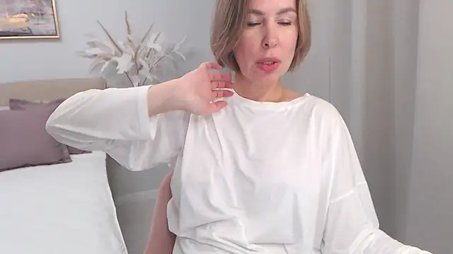 AnnyUBright online show from 11-08-25, 01:33