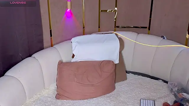 emilytrays online show from 05-02-26, 03:50