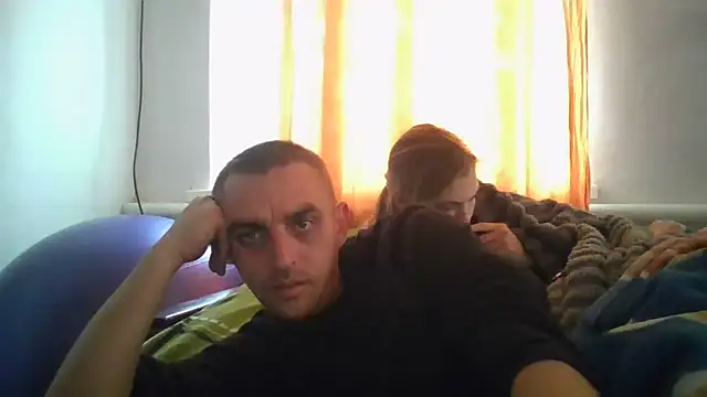 Snapshot of ParaFox chatting on 10-14-25, 01:01 ParaFox online show from 10-14-25, 01:01