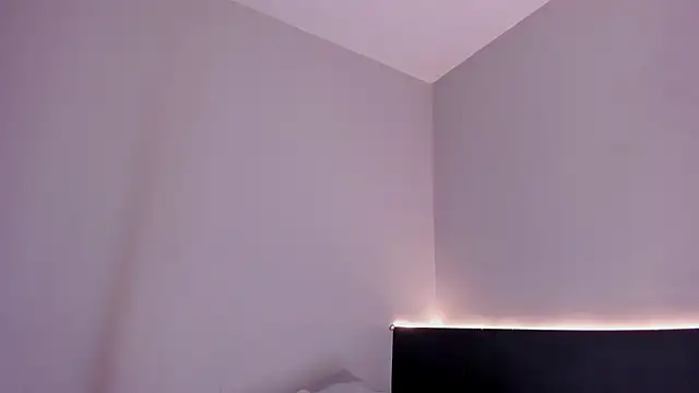 sara  jones gh online show from 10-20-25, 05:35