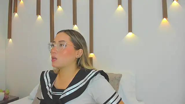 Snapshot of antonella_cutie_ chatting on 03-08-25, 12:20 antonella cutie online show from 03-08-25, 12:20