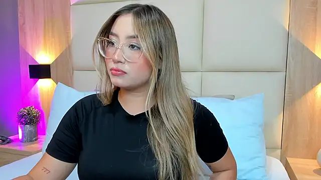 Snapshot of antonella_cutie_ chatting on 10-20-25, 12:38 antonella cutie online show from 10-20-25, 12:38