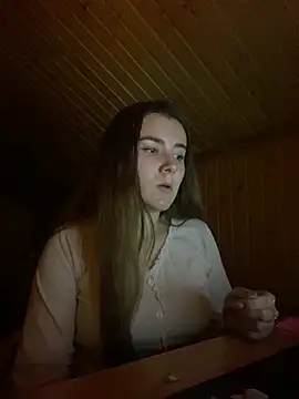 Snapshot of mewKate chatting on 02-05-25, 06:37 mewKate online show from 02-05-25, 06:37