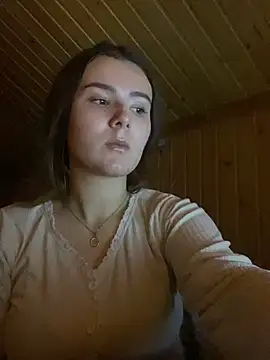 Snapshot of mewKate chatting on 02-07-25, 07:59 mewKate online show from 02-07-25, 07:59