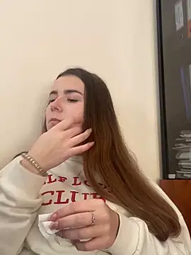 Snapshot of mewKate chatting on 02-10-25, 02:05 mewKate online show from 02-10-25, 02:05