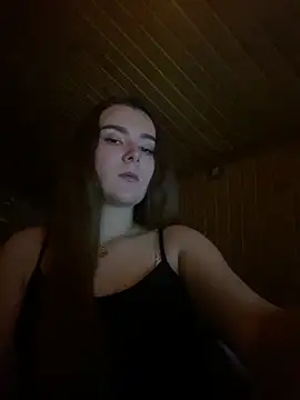 Snapshot of mewKate chatting on 02-14-25, 08:26 mewKate online show from 02-14-25, 08:26