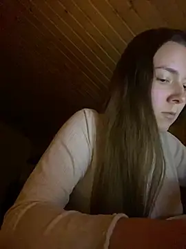 Snapshot of mewKate chatting on 02-15-25, 04:01 mewKate online show from 02-15-25, 04:01