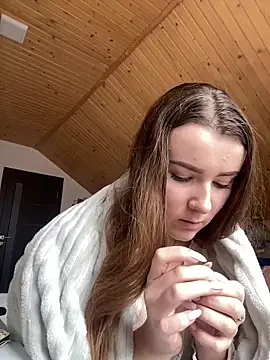 Snapshot of mewKate chatting on 02-16-25, 11:59 mewKate online show from 02-16-25, 11:59