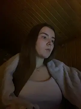 Snapshot of mewKate chatting on 03-01-25, 07:26 mewKate online show from 03-01-25, 07:26