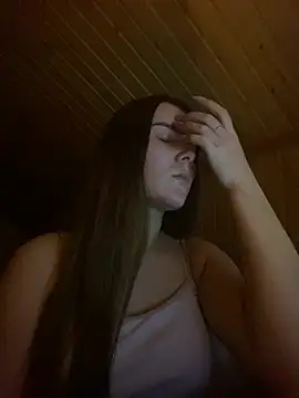 Snapshot of mewKate chatting on 03-01-25, 11:37 mewKate online show from 03-01-25, 11:37