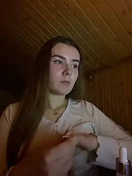 Snapshot of mewKate chatting on 03-06-25, 07:32 mewKate online show from 03-06-25, 07:32