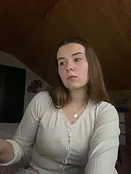 Snapshot of mewKate chatting on 03-15-25, 03:59 mewKate online show from 03-15-25, 03:59