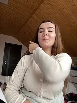 Snapshot of mewKate chatting on 03-16-25, 01:17 mewKate online show from 03-16-25, 01:17