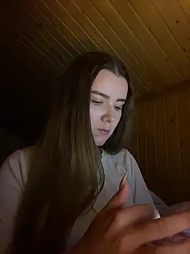 Snapshot of mewKate chatting on 03-20-25, 06:20 mewKate online show from 03-20-25, 06:20