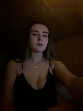 Snapshot of mewKate chatting on 03-22-25, 05:31 mewKate online show from 03-22-25, 05:31