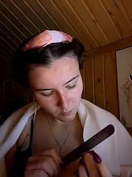 Snapshot of mewKate chatting on 10-04-25, 03:54 mewKate online show from 10-04-25, 03:54