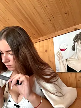 Snapshot of mewKate chatting on 10-08-25, 11:08 mewKate online show from 10-08-25, 11:08