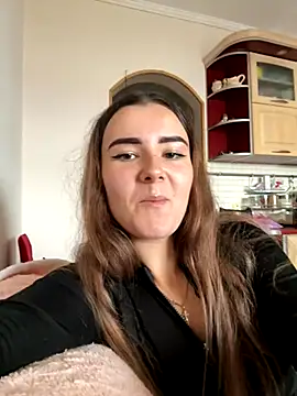 Snapshot of mewKate chatting on 10-10-25, 01:10 mewKate online show from 10-10-25, 01:10