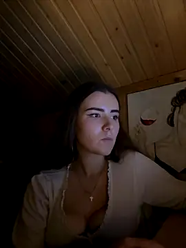 Snapshot of mewKate chatting on 10-14-25, 06:42 mewKate online show from 10-14-25, 06:42