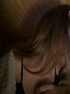 Snapshot of mewKate chatting on 11-22-25, 06:51 mewKate online show from 11-22-25, 06:51