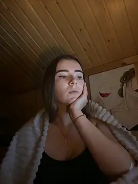 Snapshot of mewKate chatting on 11-25-25, 04:07 mewKate online show from 11-25-25, 04:07