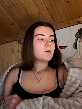 Snapshot of mewKate chatting on 11-27-25, 01:35 mewKate online show from 11-27-25, 01:35