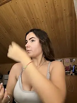 Snapshot of mewKate chatting on 12-04-25, 04:48 mewKate online show from 12-04-25, 04:48