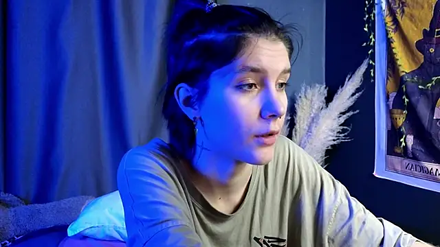 Snapshot of Hyeon_Jin chatting on 02-10-25, 06:09 Hyeon Jin online show from 02-10-25, 06:09