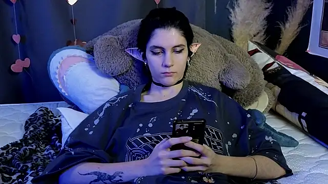 Snapshot of Hyeon_Jin chatting on 02-21-25, 09:56 Hyeon Jin online show from 02-21-25, 09:56