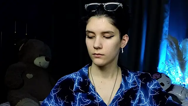 Snapshot of Hyeon_Jin chatting on 03-13-25, 05:18 Hyeon Jin online show from 03-13-25, 05:18