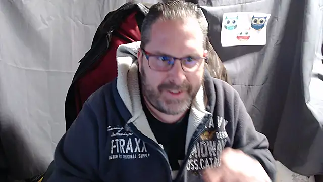 Snapshot of Streamlove77 chatting on 01-18-25, 03:59 Streamlove77 online show from 01-18-25, 03:59