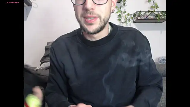 Snapshot of wawarruis chatting on 03-12-25, 11:33 wawarruis online show from 03-12-25, 11:33