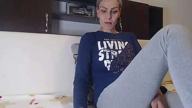 AshlineKatte online show from 09-26-25, 06:23