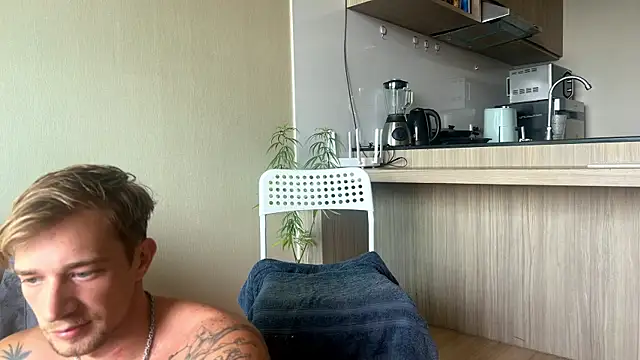 Snapshot of YourMarsLove chatting on 01-25-25, 02:04 YourMarsLove online show from 01-25-25, 02:04