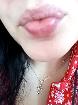 Lauren Amabel online show from 11-22-25, 10:36