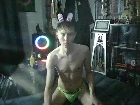 Slytherin-Boy009 online show from 01-12-25, 08:36