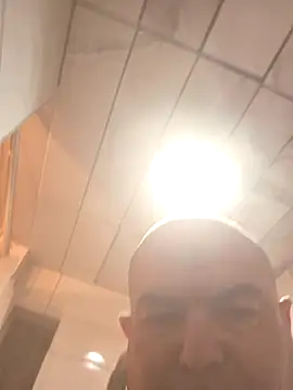 hesjustafriend online show from 11-03-25, 04:41