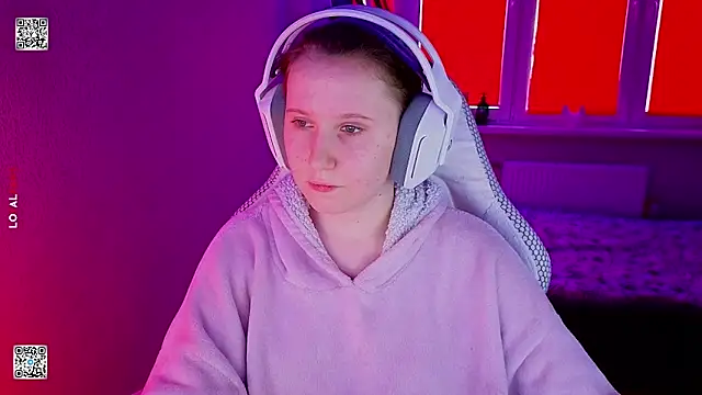 mon lola online show from 04-24-26, 01:24