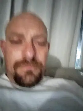 Snapshot of jayjay198080 chatting on 03-17-25, 06:51 jayjay198080 online show from 03-17-25, 06:51