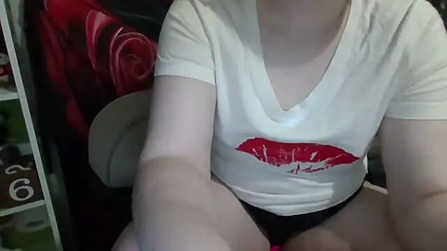 AverageRose online show from 06-18-26, 12:44