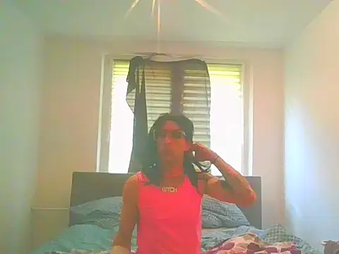 Snapshot of TamaraHardy chatting on 12-16-25, 09:25 TamaraHardy online show from 12-16-25, 09:25