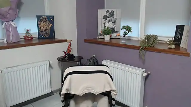 mini girly online show from 02-28-25, 10:41