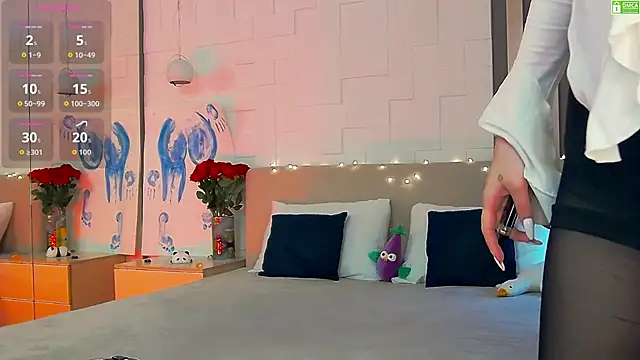 Emma plux online show from 09-17-25, 08:05