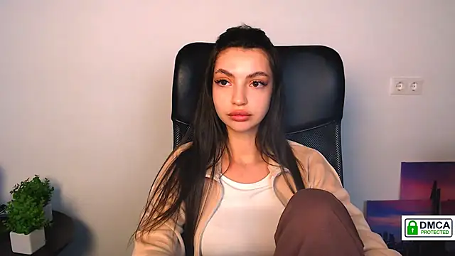 Snapshot of Lexi_Jous chatting on 09-19-25, 04:58 Lexi Jous online show from 09-19-25, 04:58