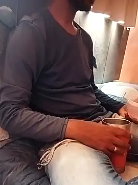 Snapshot of BR_master chatting on 09-18-25, 04:31 BR master online show from 09-18-25, 04:31